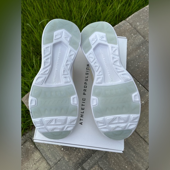 NWT APL Techloom Breeze Sneakers Sizes Womans 8.5 & 9/Mens Sizes 7 & 7.5 - Picture 8 of 14